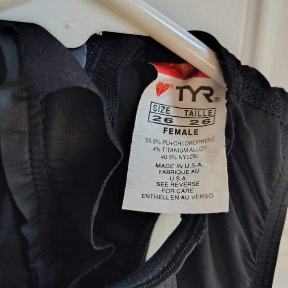 Women's TYR full body wet suit size 26 - Picture 4 of 4
